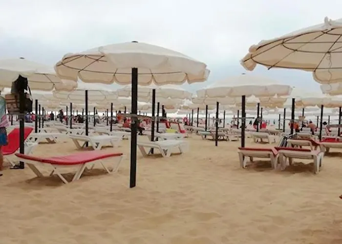Monte Gordo Guest House *